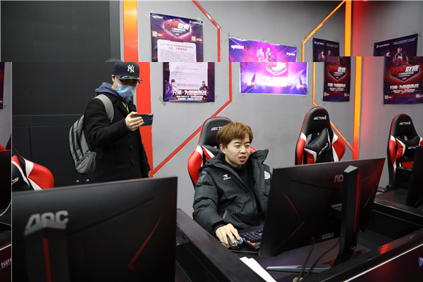 ʯ���f���A��X�WУ