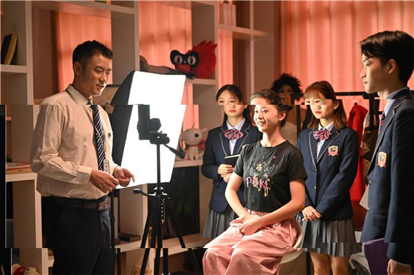 ʯ���f���A��X�W(xu��)У