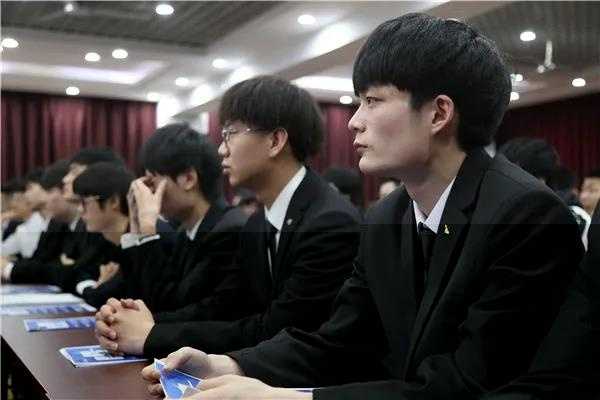 ʯ���f���A��X�W(xu��)У