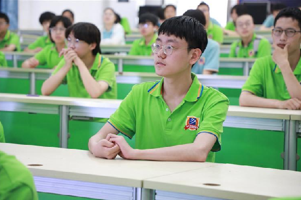 ʯ���f���A��X�WУ