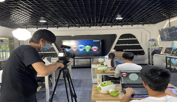 ʯ���f���A��X�W(xu��)У