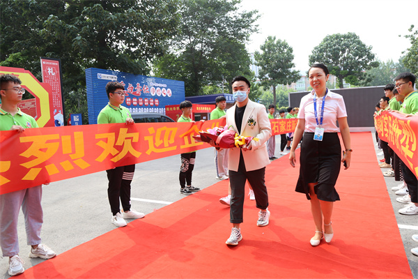 ʯ���f���A��X�W(xu��)У