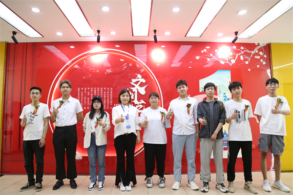 ʯ���f���A��X�WУ