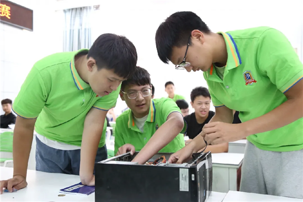 ʯ���f���A��X�WУ