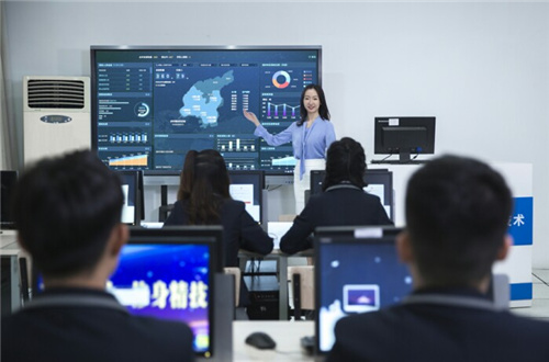 ʯ���f���A��X�W(xu��)У