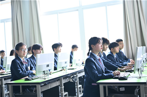 ʯ���f���A��X�W(xu��)У