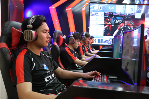 ʯ���f���A��X�W(xu��)У