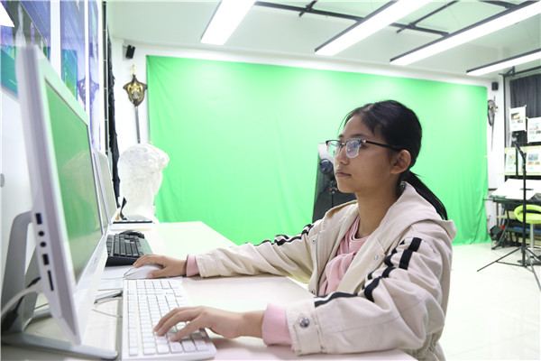 ʯ���f���A��X�WУ