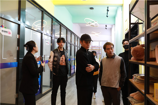 ʯ���f���A��X�W(xu��)У