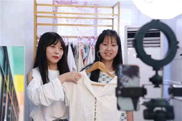 ʯ���f���A��X�W(xu��)У