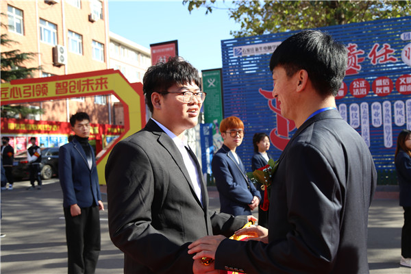 ʯ���f���A��X�W(xu��)У