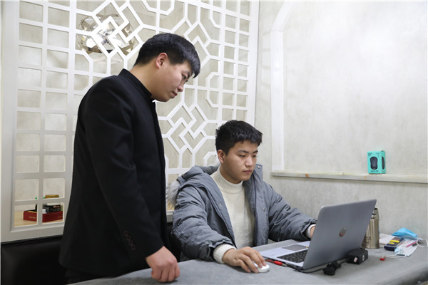 ʯ���f���A��X�WУ