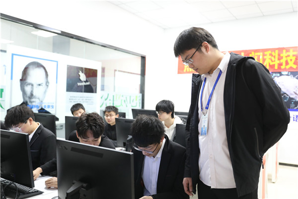 ʯ���f���A��X�W(xu��)У