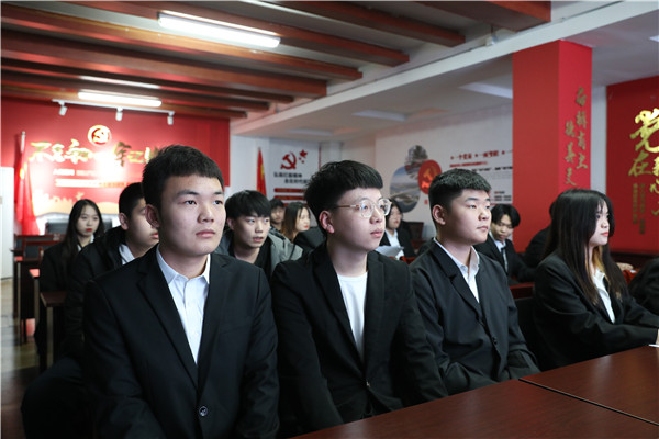 ʯ���f���A��X�WУ