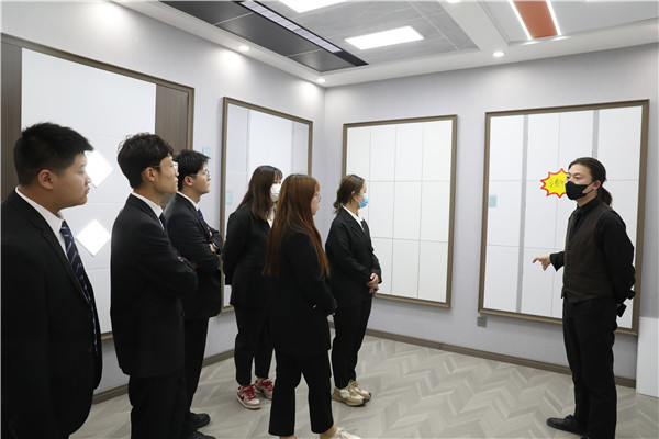 ʯ���f���A��X�W(xu��)У