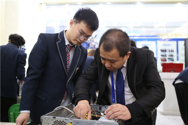 ʯ���f���A��X�WУ