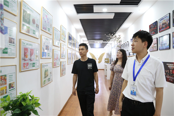 ʯ���f���A��X�WУ