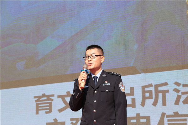 ʯ���f���A��X�W(xu��)У