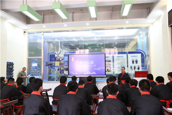 ʯ���f���A��X�WУ