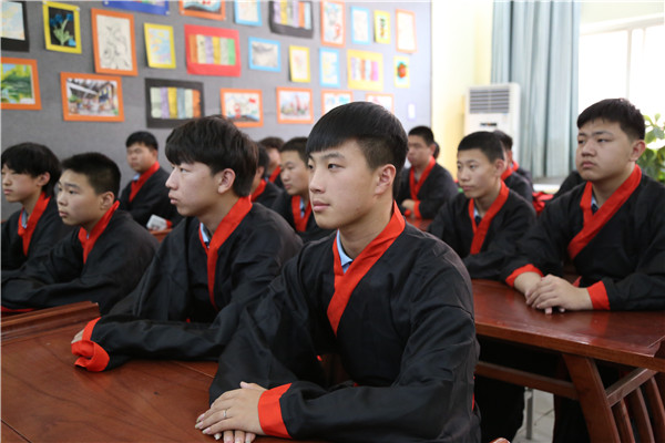 ʯ���f���A��X�WУ