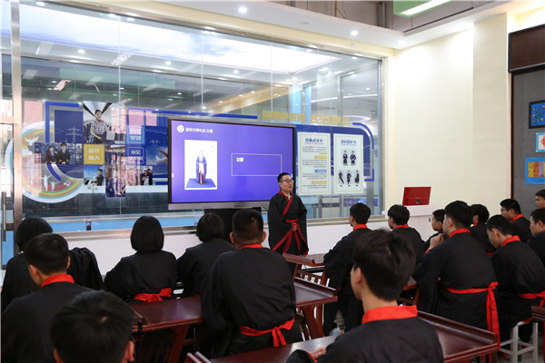 ʯ���f���A��X�WУ