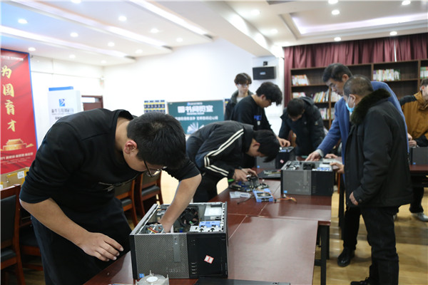 ʯ���f���A��X�W(xu��)У