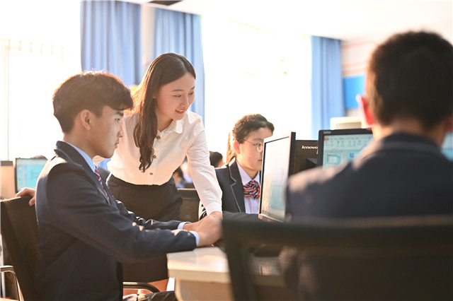 ʯ���f���A��X�W(xu��)У