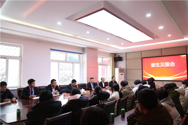 ʯ���f���A��X�WУ