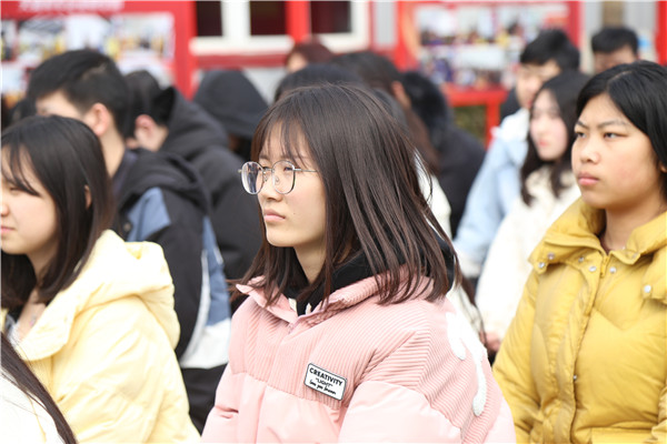 ʯ���f���A��X�W(xu��)У