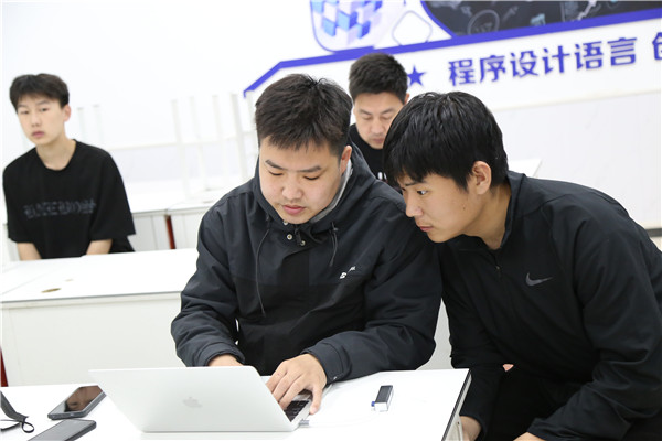 ʯ���f���A��X�WУ