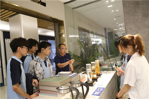 ʯ���f���A��X�W(xu��)У