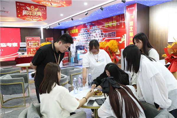 ʯ���f���A��X�W(xu��)У