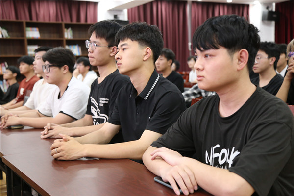 ʯ���f���A��X�W(xu��)У