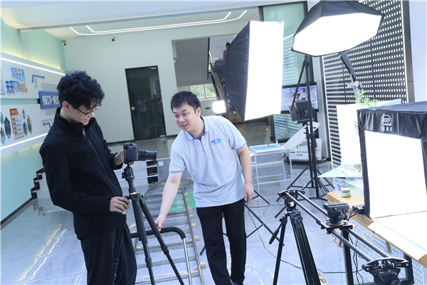 ʯ���f���A��X�W(xu��)У