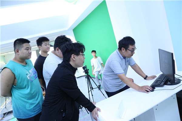 ʯ���f���A��X�W(xu��)У