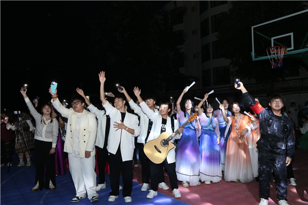 ʯ���f���A��X�W(xu��)У